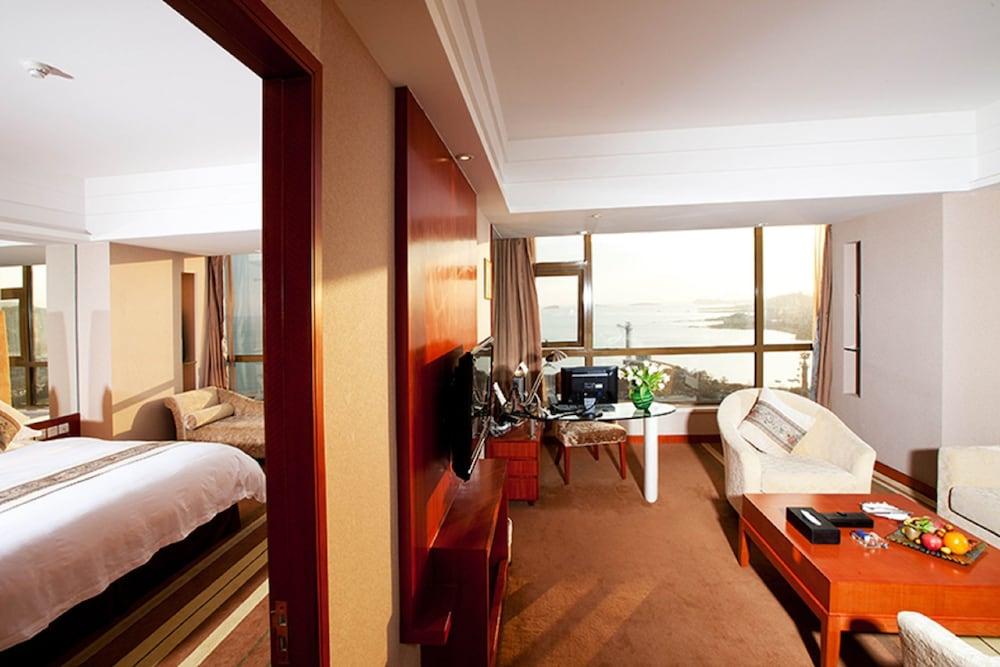 Bayshore Hotel Dalian Exterior photo